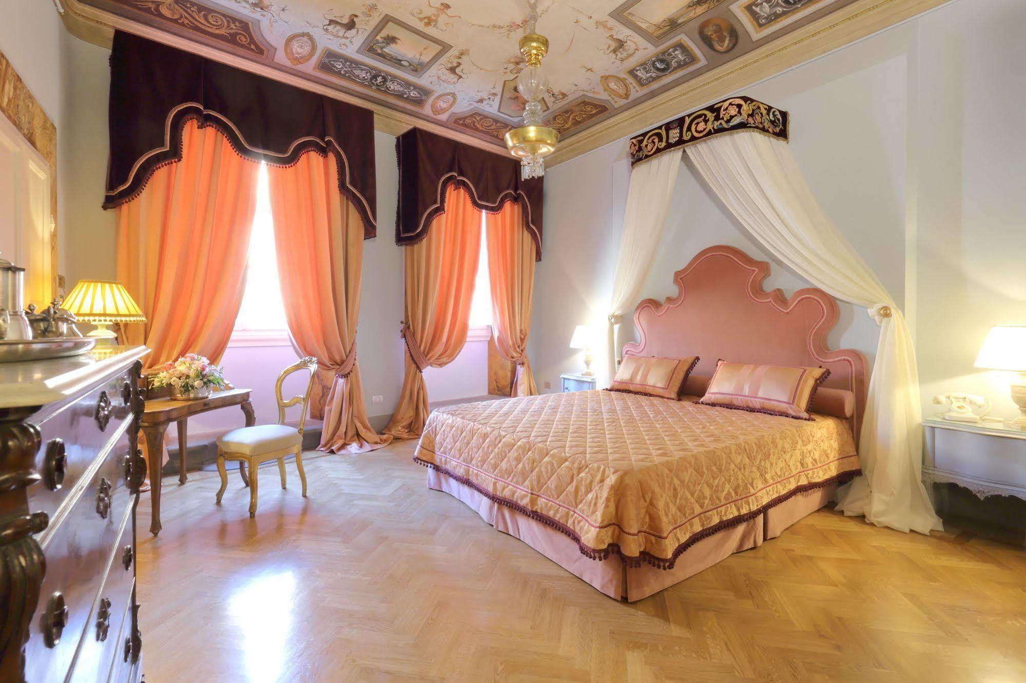 Acomodação com café da manhã  Piazza Pitti Palace - Residenza D'Epoca